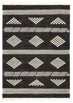 4Living Inari Villamatto 140x200 Cm Musta/valkoinen 6 4Living Inari Villamatto 140x200 Cm Musta/valkoinen -Yleinen Kotikauppa 309100 3 1