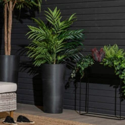 4Living Kentiapalmu Tekokasvi 107 Cm 11 4Living Kentiapalmu Tekokasvi 107 Cm -Yleinen Kotikauppa 4living kentiapalmu 107cm