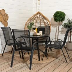 Cafe-Feel Textline Pyöreä 4-hengen Ruokailuryhmä Musta 9 Cafe-Feel Textline Pyöreä 4-hengen Ruokailuryhmä Musta -Yleinen Kotikauppa Cafe feel 4 hengen ruokailuryhma web 8