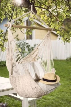 Fanni K Riipputuoli Kudottu Luonnonvalkoinen