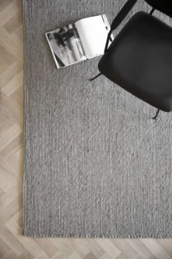 Rowico Auckland Villamatto Harmaa 240x340 Cm 11 Rowico Auckland Villamatto Harmaa 240x340 Cm -Yleinen Kotikauppa Rowico Auckland villamatto harmaa 200x340 cm 4