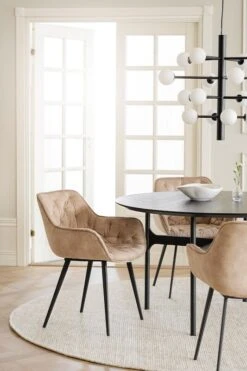 Rowico Gilroy Tuoli Samettiverhoilu Beige/musta 10 Rowico Gilroy Tuoli Samettiverhoilu Beige/musta -Yleinen Kotikauppa Rowico Gilroy tuoli samettiverhoiltu beige musta 8