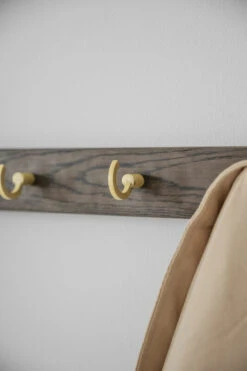 Rowico Inverness Seinänaulakko 65 Cm Ruskea 11 Rowico Inverness Seinänaulakko 65 Cm Ruskea -Yleinen Kotikauppa Rowico inverness seinanaulakko 65 ruskea miljoo1