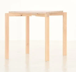 Tarina Pöytä Syksypuu Punainen 9 Tarina Pöytä Syksypuu Punainen -Yleinen Kotikauppa Tarina Tarina poyta Syksypuu punainen 3 0