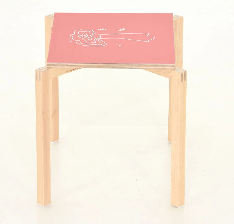 Tarina Pöytä Syksypuu Punainen 3 Tarina Pöytä Syksypuu Punainen - Image 3