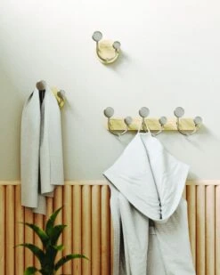 Umbra Melody Seinänaulakko 9-koukkua Luonnonväri/nikkeli