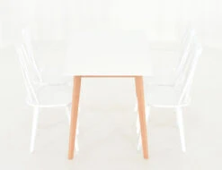 Vojens-Lotta 4-hengen Ruokailuryhmä Valkoinen/luonnonväri 8 Vojens-Lotta 4-hengen Ruokailuryhmä Valkoinen/luonnonväri -Yleinen Kotikauppa Vojens Lotta 4 hengen ruokailuryhma valkoinen luonnonvari 4 2