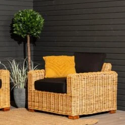 Vorona Kuburottinki Nojatuoli Luonnonväri/ Musta Pehmuste -Yleinen Kotikauppa Vorona rottinkinojatuoli miljoossa web pete 10