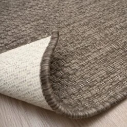 Vuono Matto Ø133 Cm Pyöreä Vaaleanruskea 5 Vuono Matto Ø133 Cm Pyöreä Vaaleanruskea -Yleinen Kotikauppa Vuono matto vaaleanruskea kulma