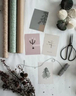 Xeraliving HUONEKUUSI Joulukortti 10,5x14,8 Cm 7 Xeraliving HUONEKUUSI Joulukortti 10,5x14,8 Cm -Yleinen Kotikauppa Xeraliving huonekuusi joulukortti 1