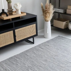 House Nordic Fondo Kynttilänjalka Musta -Yleinen Kotikauppa askel villamatto harmaa 200x300cm 9