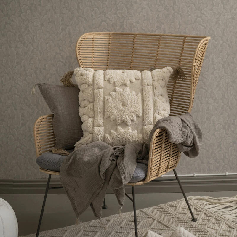 Fanni K Lumo Koristetyyny 50x50 Cm Luonnonvalkoinen 2 Fanni K Lumo Koristetyyny 50x50 Cm Luonnonvalkoinen - Image 2