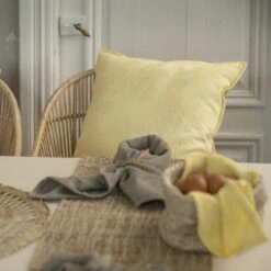 Fanni K Porvoo Tyyny 50x50 Cm Voinkeltainen 11 Fanni K Porvoo Tyyny 50x50 Cm Voinkeltainen -Yleinen Kotikauppa fannik porvoo tyyny 50x50 voinkeltainen4