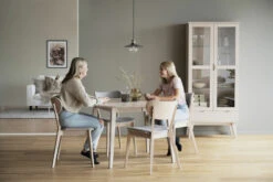 Rowico Filippa-Kato Pyöreä 4-hengenruokailuryhmä Valkoöljytty Tammi/valkolakattu 9 Rowico Filippa-Kato Pyöreä 4-hengenruokailuryhmä Valkoöljytty Tammi/valkolakattu -Yleinen Kotikauppa filippa kato4 pyorea valkoljtammi valkvharmaa1