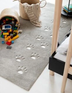 VM Carpet Hattara Karhuntassu Matto Oma Koko Tummanharmaa