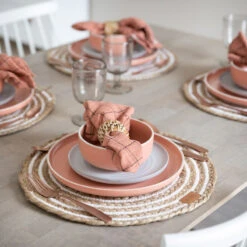 Kieppi Pyöreä Pöytätabletti Ø38 Cm Luonnonväri/valkoinen 5 Kieppi Pyöreä Pöytätabletti Ø38 Cm Luonnonväri/valkoinen -Yleinen Kotikauppa kieppi poytatabletti 38cm web 4