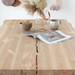 Lana Lankkupöytä 150x88 Cm Antiikkipetsattu/musta 11 Lana Lankkupöytä 150x88 Cm Antiikkipetsattu/musta -Yleinen Kotikauppa lana lankkupoyta 150x88 cm musta antiikkipetsattu web 6