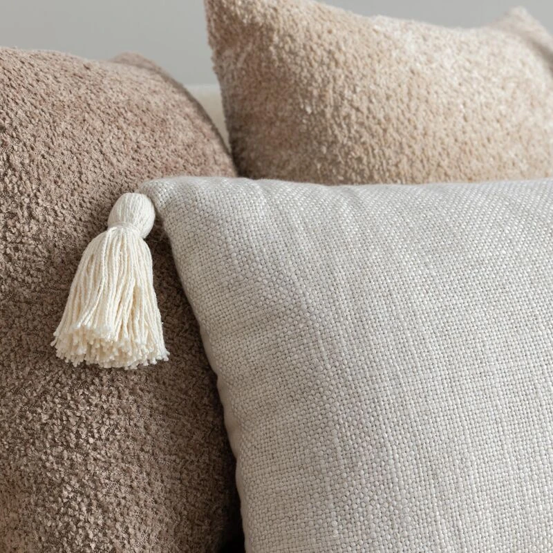 Line Koristetyyny Tupsuilla 30x60 Cm Vaalea Hiekka 3 Line Koristetyyny Tupsuilla 30x60 Cm Vaalea Hiekka - Image 3