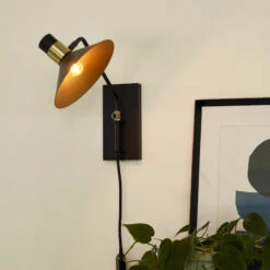 Lucide Pepijn Seinävalaisin Musta