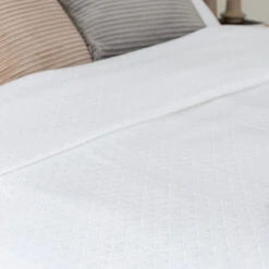 Uudet tuotteet 7 Lumi Päiväpeitto 160x260 Cm Valkoinen