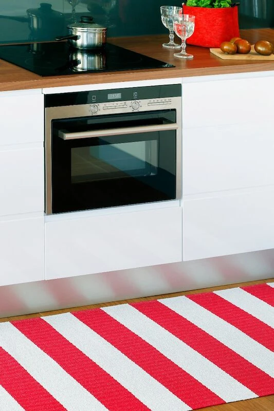 Narma Birkas Muovimatto Karmiini-valkoinen 70x350 Cm 1 Narma Birkas Muovimatto Karmiini-valkoinen 70x350 Cm