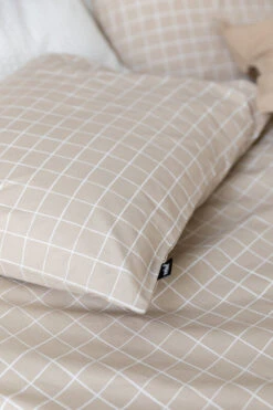 Ruutu Lasten Pussilakanasetti 120x160 Cm + 40x60 Cm Hiekka/valkoinen -Yleinen Kotikauppa ruutu pussilakanasetti 150x210cm hiekka valkoinen 2