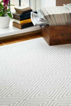 Narma Kalana Kaksipuolinen Puuvillamatto Valkoinen 100x160 Cm 11 Narma Kalana Kaksipuolinen Puuvillamatto Valkoinen 100x160 Cm -Yleinen Kotikauppa s sw2 kalana white int detail side1 2