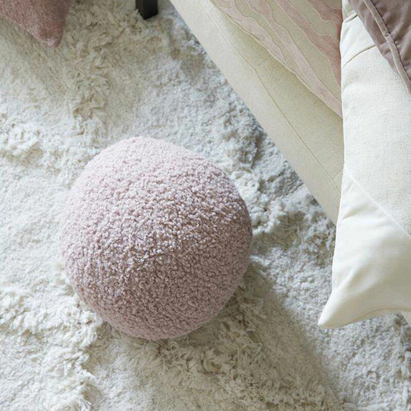 Svanefors Elsie Koristetyyny Ø25 Cm Luonnonvalkoinen 1 Svanefors Elsie Koristetyyny Ø25 Cm Luonnonvalkoinen