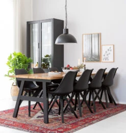 Tuohi-Bergen 8-hengen Ruokailuryhmä Musta/lakattu Tammi 9 Tuohi-Bergen 8-hengen Ruokailuryhmä Musta/lakattu Tammi -Yleinen Kotikauppa tuohi lankkupoyta 240x95 tammi musta bergen tuoli musta mustat jalat web