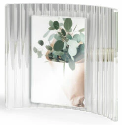 Umbra Ripley Kehys 22,4x19x7 Cm Messinki 10 Umbra Ripley Kehys 22,4x19x7 Cm Messinki -Yleinen Kotikauppa umbra ripley kehys messinki3