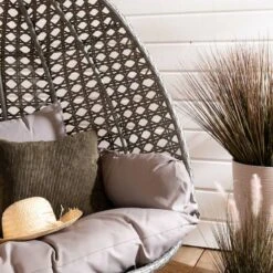 Usva Kahden Istuttava Riipputuoli Ja Teline Harmaa