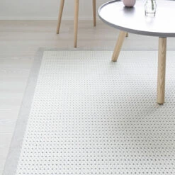 VM Carpet Valkea Matto Oma Koko Valkoinen/musta